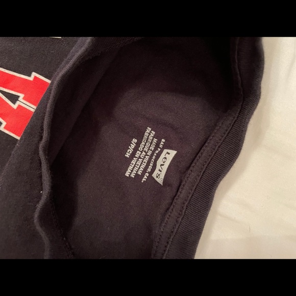 levi’s tee - Picture 3 of 3